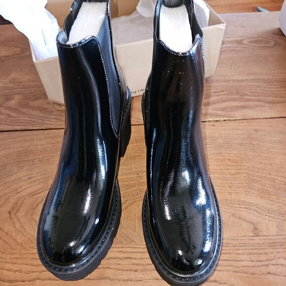 Dirty Laundry Yikes Boots Size 7.5  Black Patent Leather Ankle Lug Boot NEW - Picture 5 of 6
